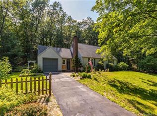 11 Glen Rd, Granby, CT 06035