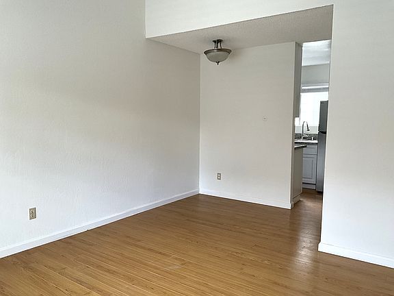 5th image of 2309 G St APT 6