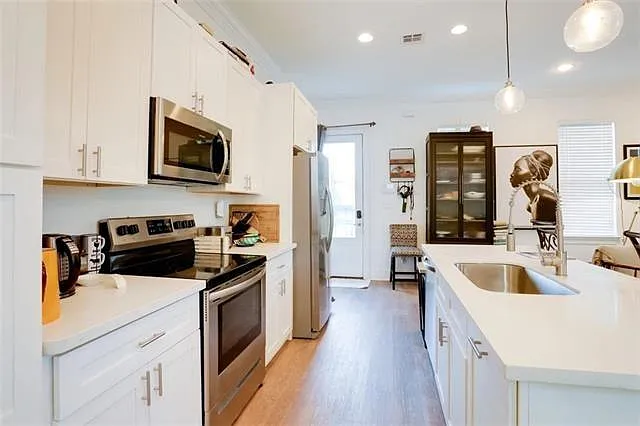 2107 Erato St — Photo 5
