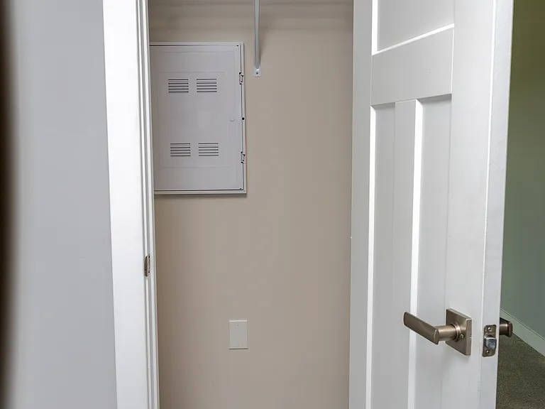 3093 Edgehill Dr — Photo 13
