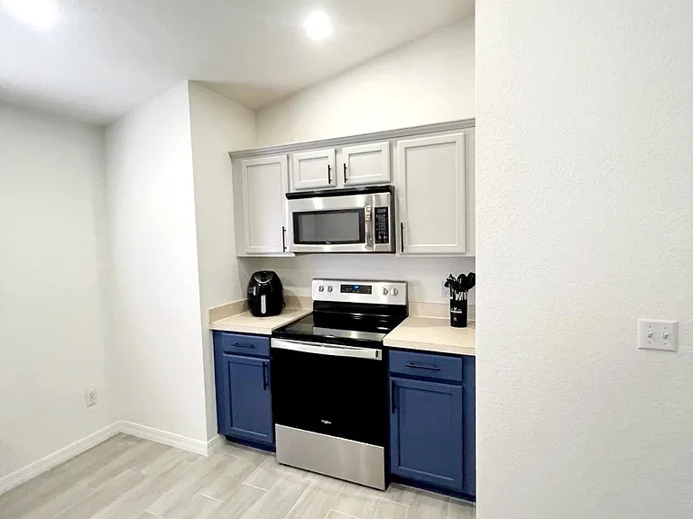 Woodcrest Way — Photo 3