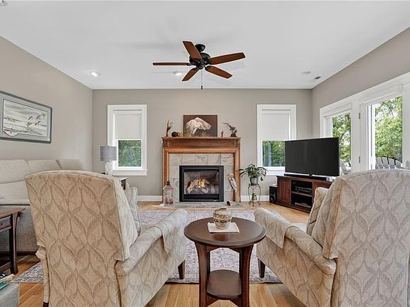 5th image of 19072 Mink Farm Rd