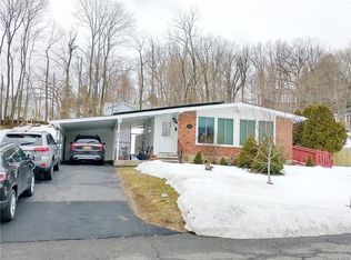 27 S Lexow Ave, Nanuet, NY 10954