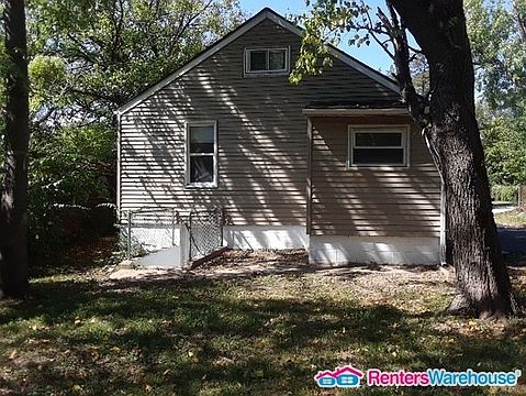 3rd image of 3106 Rex Ave