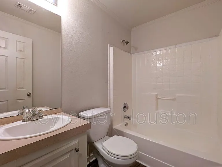 829 Marjorie St #B — Photo 18