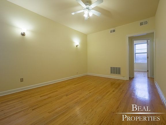 2nd image of 558 W Aldine Ave #N2