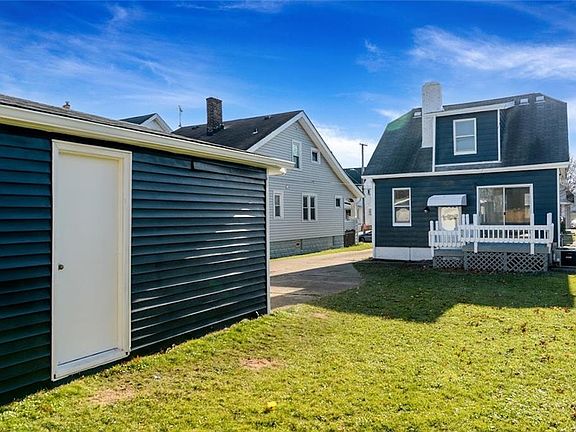 3rd image of 2824 Portman Ave