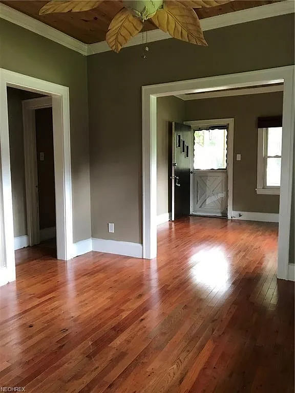 142 Roger Ave photo 1