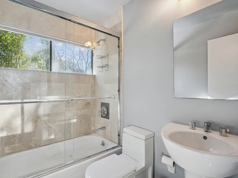 24 Wyandanch Ln — Photo 16