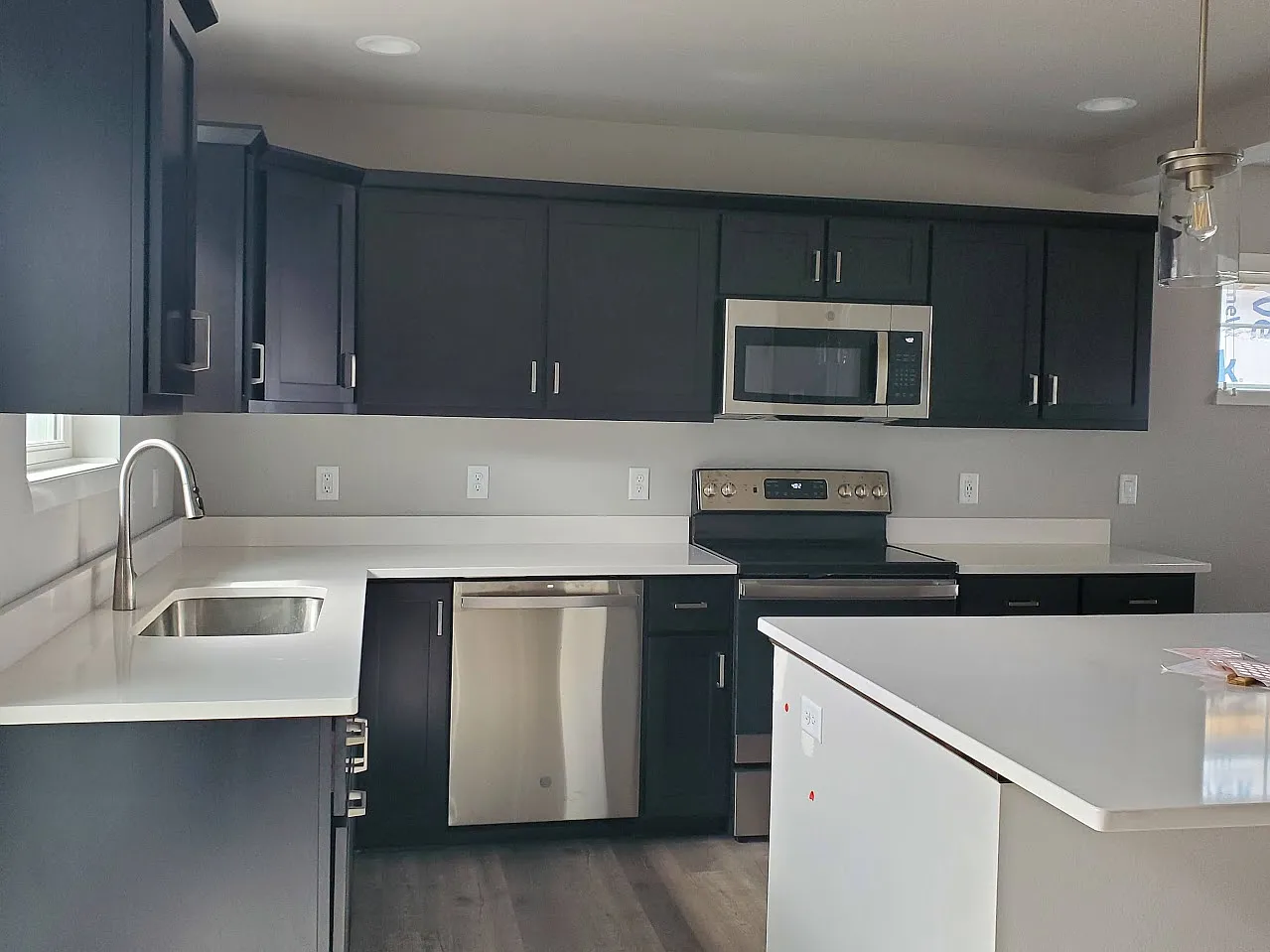 3 bed, 2.5 bath, 1486 sqft, $2,600 — Photo 4