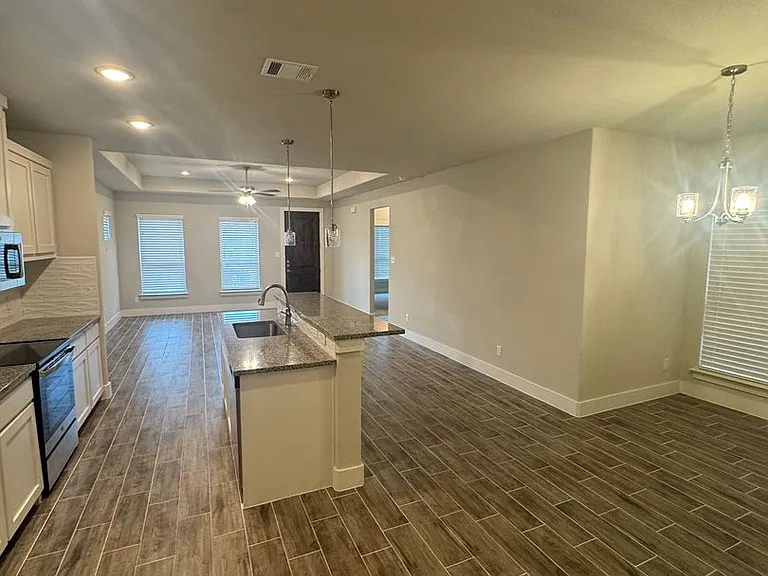684 The Cottages Dr — Photo 27