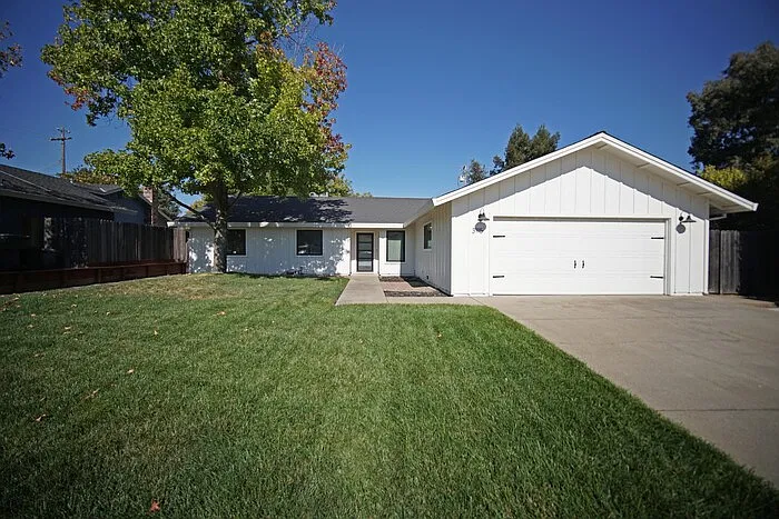 3 bed, 2.0 bath, 1317 sqft, $2,695 — Photo 1