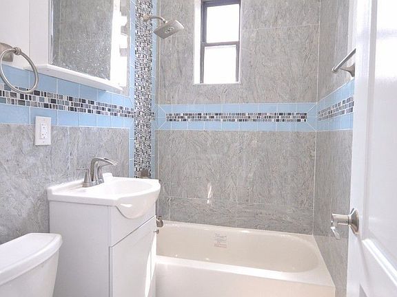 5th image of 101 W 75th St APT 5C