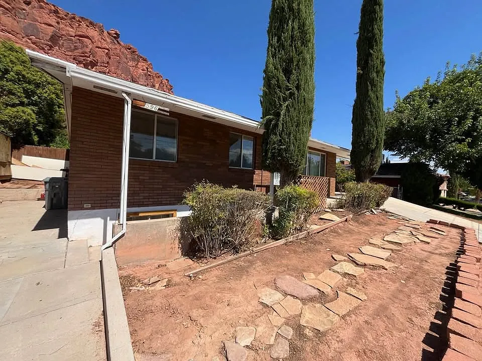 2 bed, 1400 sqft, $1,300 — Photo 1