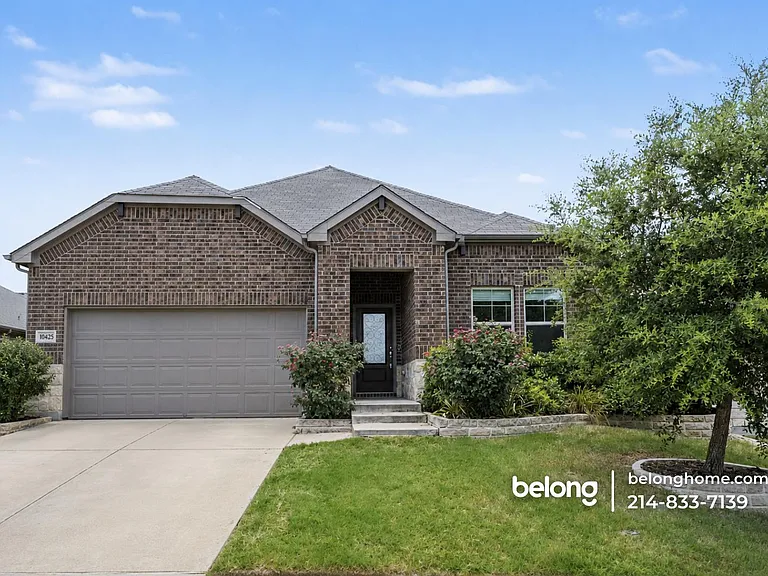 242 Maverick Ct — Photo 1