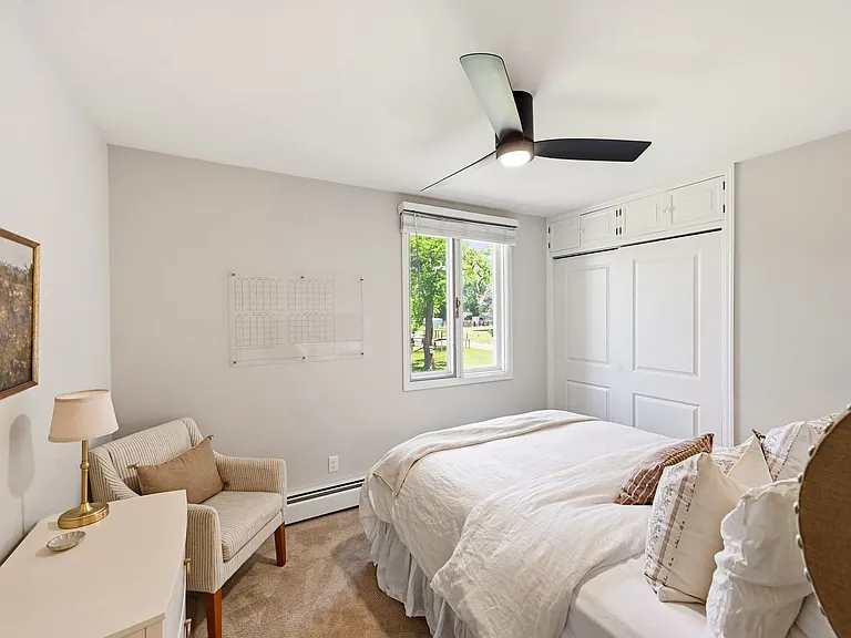 516 Country Ln — Photo 22