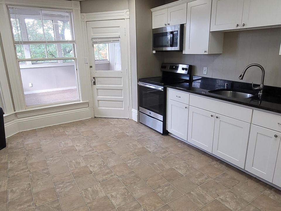 1st image of 142 Brook St APT 3