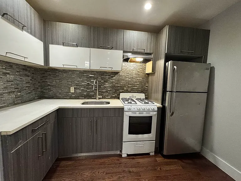 2714 Avenue D #1C — Photo 3