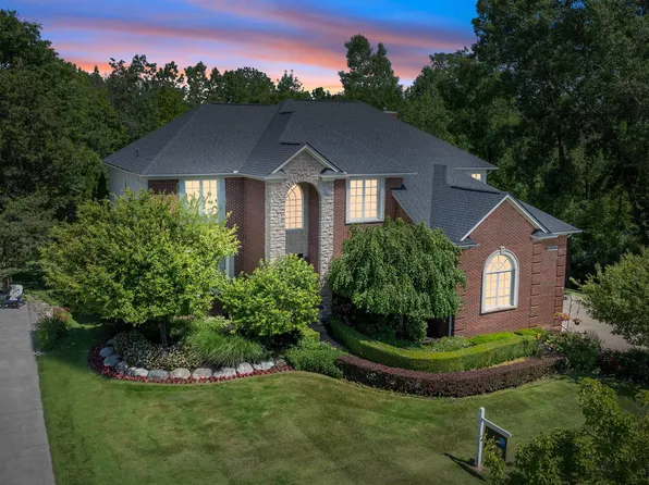 58046 Pheasant Rdg, Washington, MI 48094