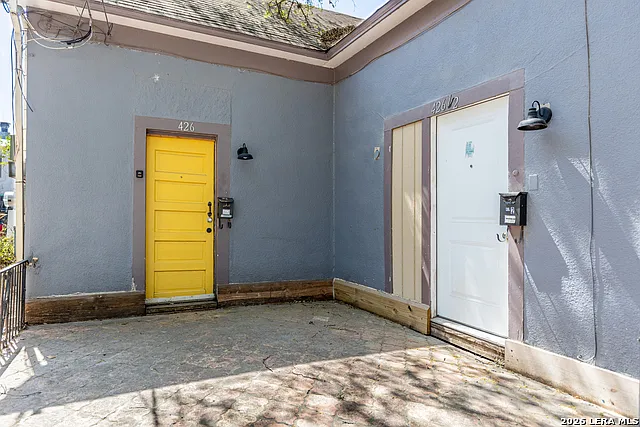 1 bed, 1.0 bath, 1929 sqft, $795 — Photo 2