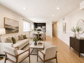 1206 S Holt Ave, Los Angeles, CA