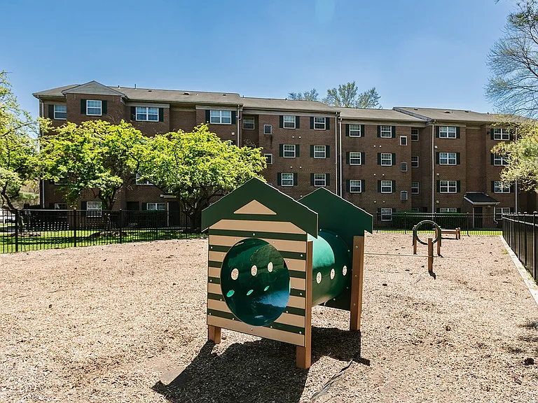Crofton Village Apartments — Photo 21