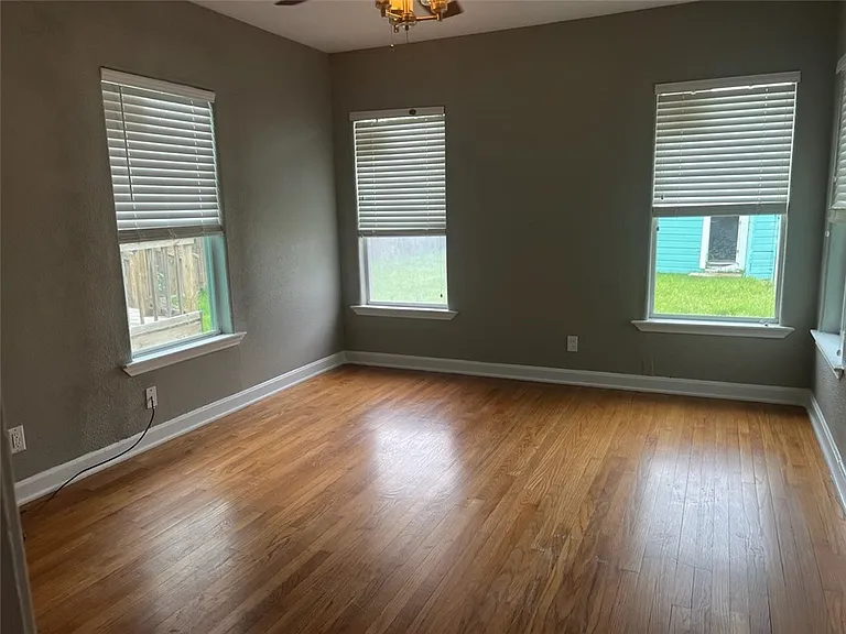 3114 Topeka St — Photo 6