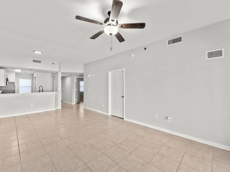 100 Browning Ave — Photo 12