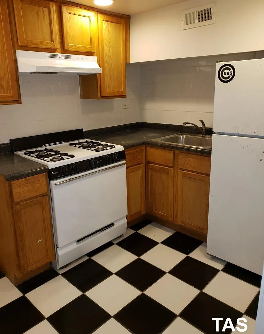 2230 North Lockwood Avenue #GDN — Photo 1