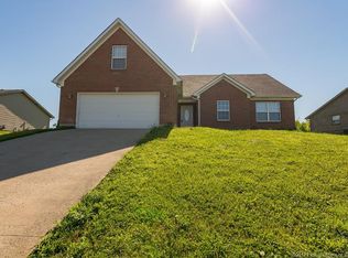 2814 Boulder Ridge Dr, Jeffersonville, IN 47130