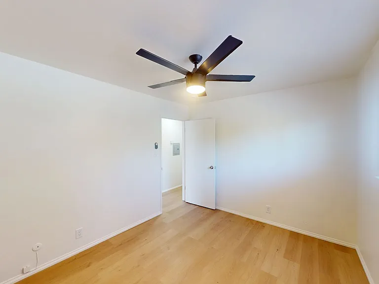 1520 Castro St — Photo 25