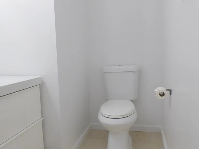 521 Hope Ter #4 — Photo 7