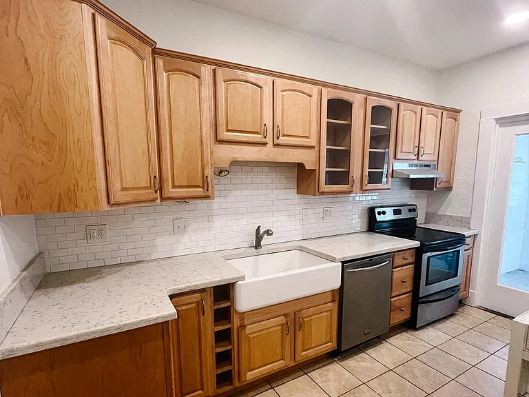 2416 Central Ave — Photo 5