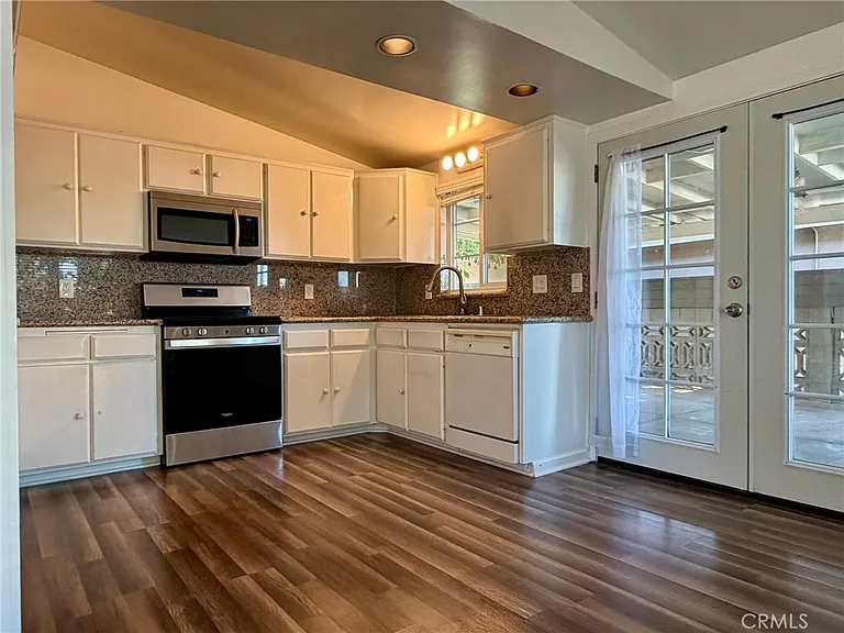 832 S Prospero Dr — Photo 7