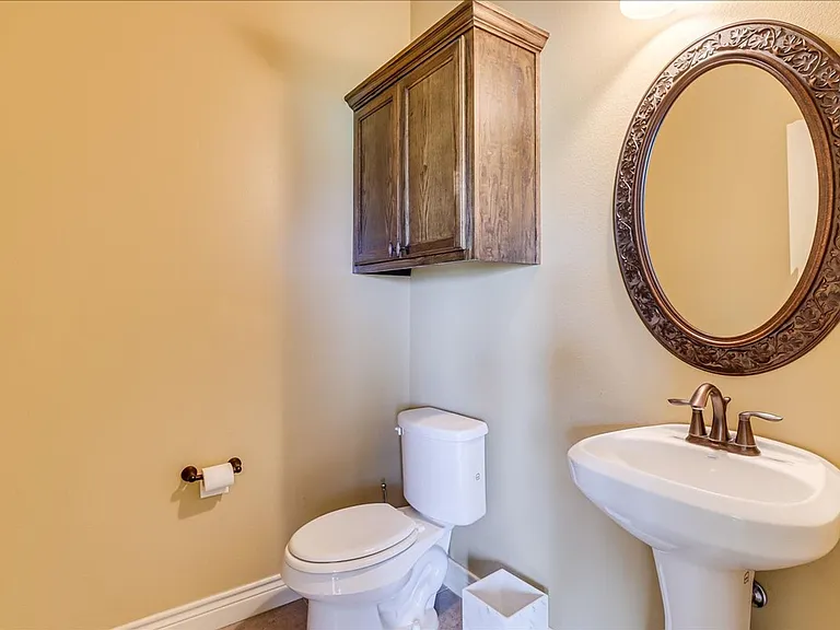 6241 Lago Vista Dr — Photo 39