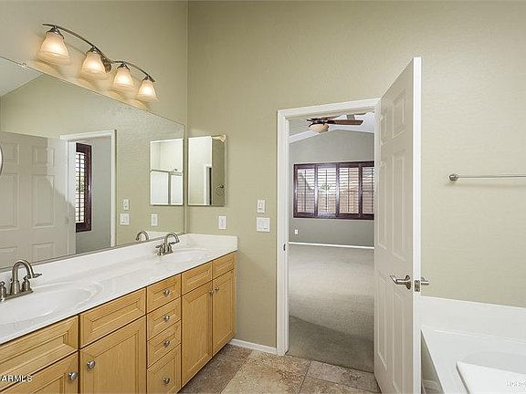 5th image of 2453 E Locust Ct