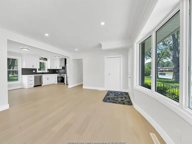 2445 Todd Ln — Photo 3