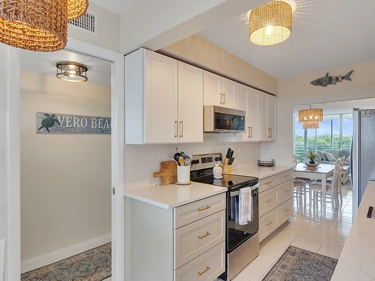 935 E Causeway Blvd #408 — Photo 11