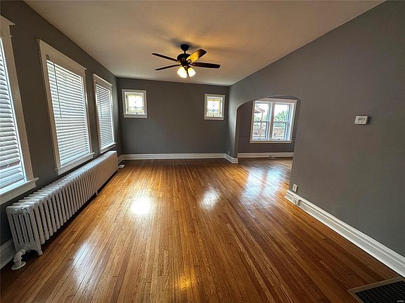 3rd image of 7410 Wellington Ave
