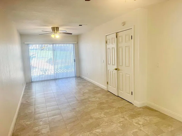 43586 Virginia Ave — Photo 9