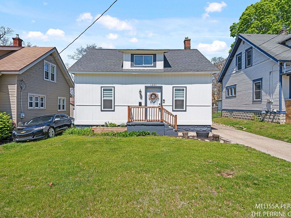 1st image of 1221 Dickinson St SE