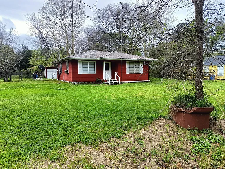 385 Jones Rd — Photo 1