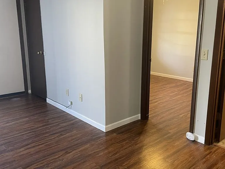 102 McConnell St — Photo 8