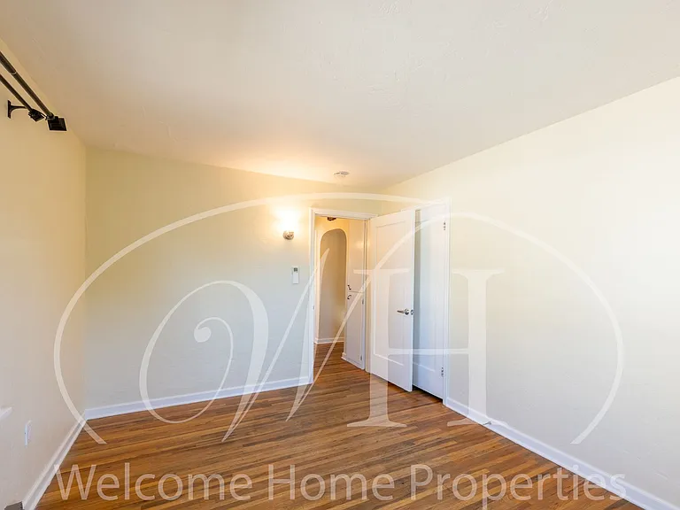 320 SE 4th St — Photo 14
