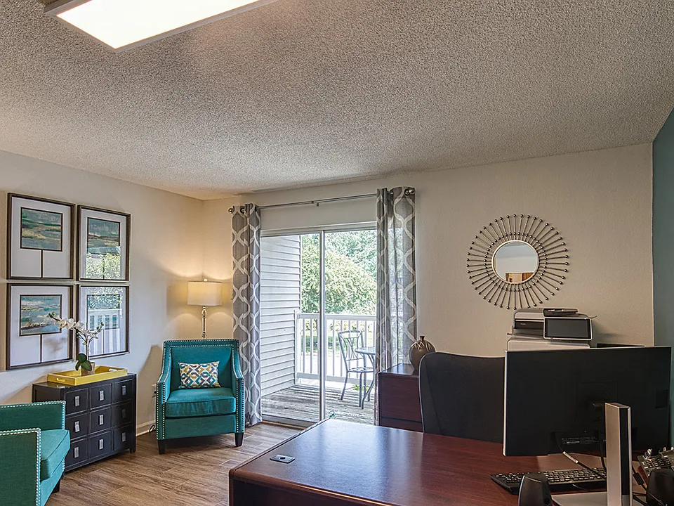 Model Living Room & Leasing Office