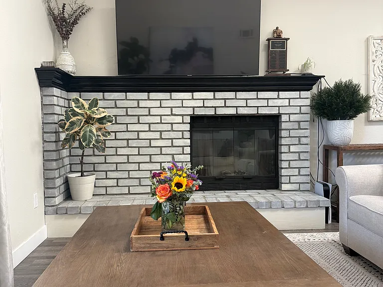 121 Saratoga Ct — Photo 6