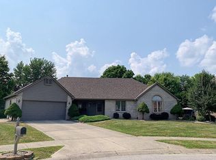 422 Kingsway Ct, Mooresville, IN