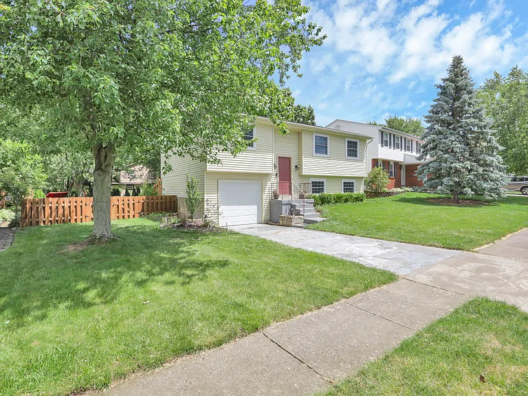 8752 Seabright Dr — Photo 39