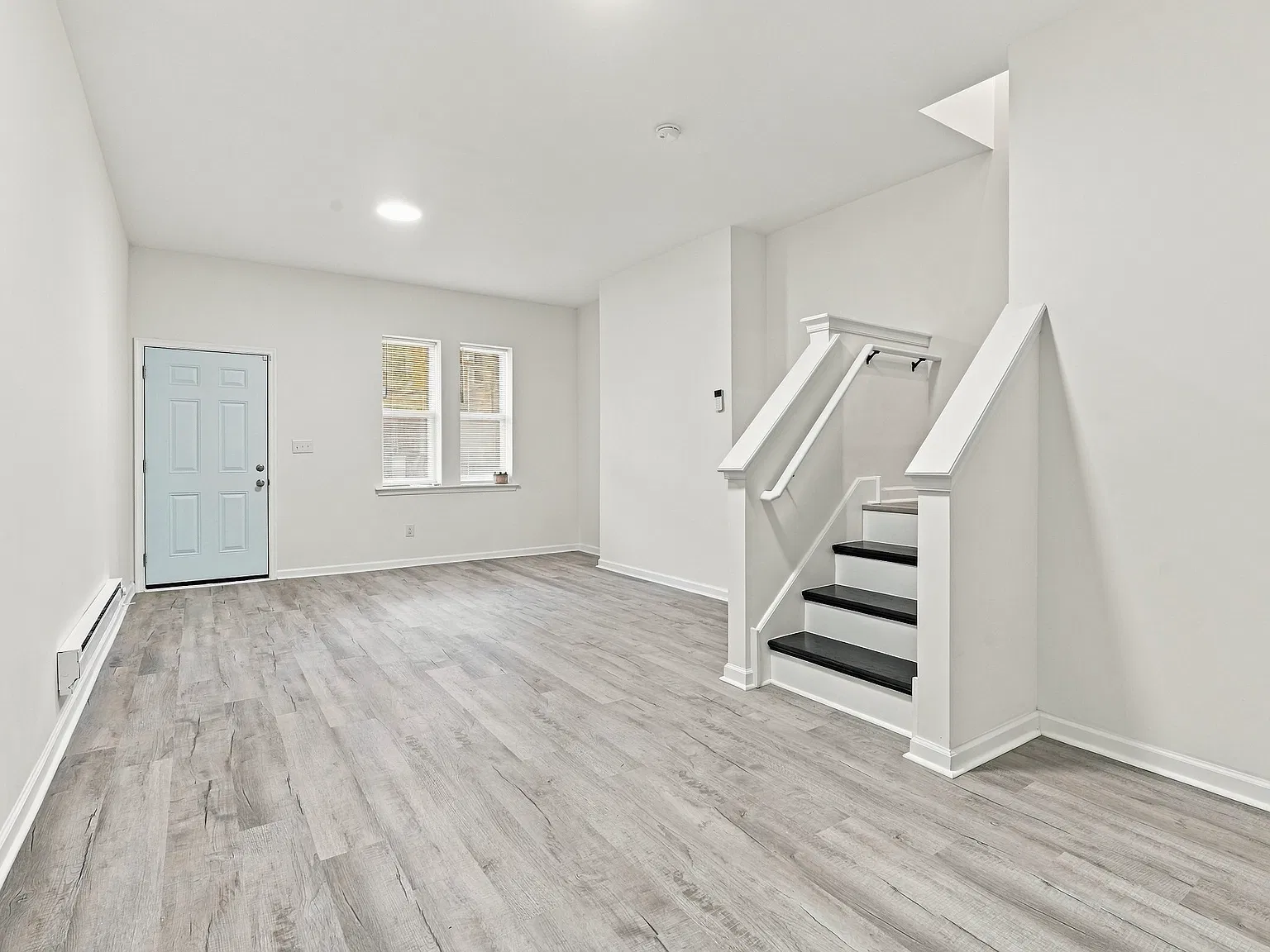 5 bed, 1.5 bath, 1440 sqft, $2,250 — Photo 3