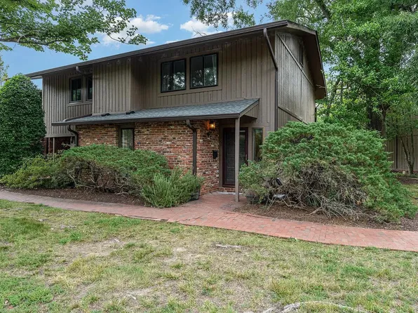 1408 Oak Tree Dr, Chapel Hill, NC 27517